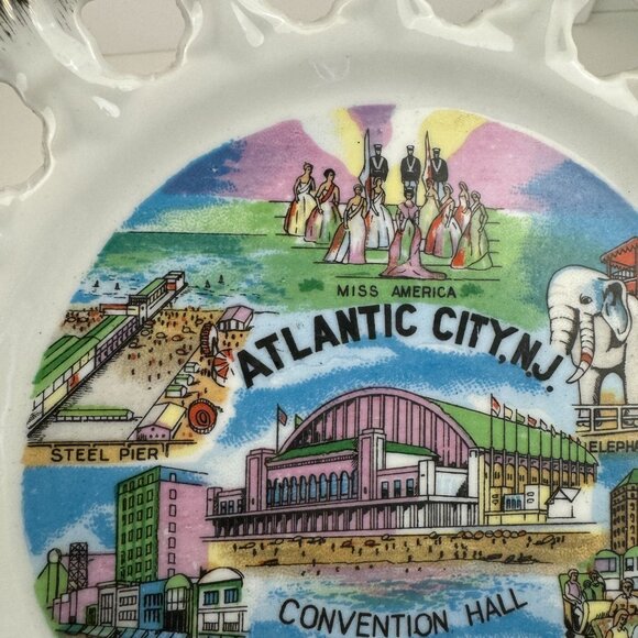 Vtg Atlantic‎ City New Jersey Souvenir Decor Plate Gold Accents 8 inch diameter - Picture 10 of 11